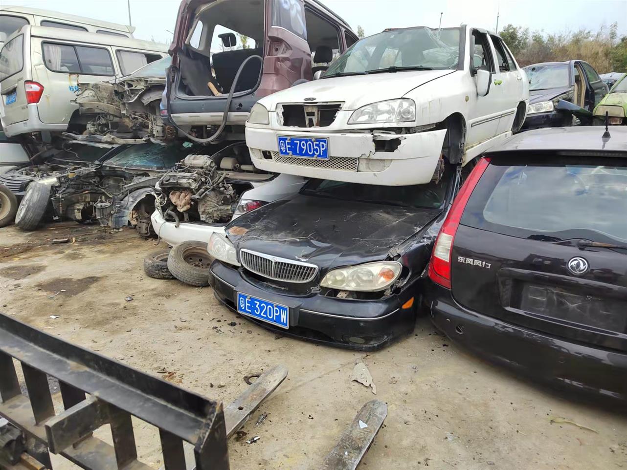 17124103lbAdtH.jpg